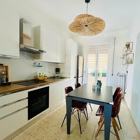 5 Terre - Close To Port Promenade Apartment