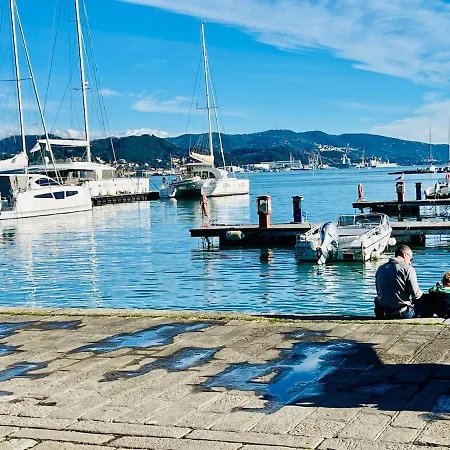 Apartment 5 Terre - Close To Port Promenade La Spezia